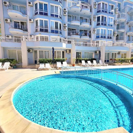 Apartment And In Sunny Dream Family Complex In *